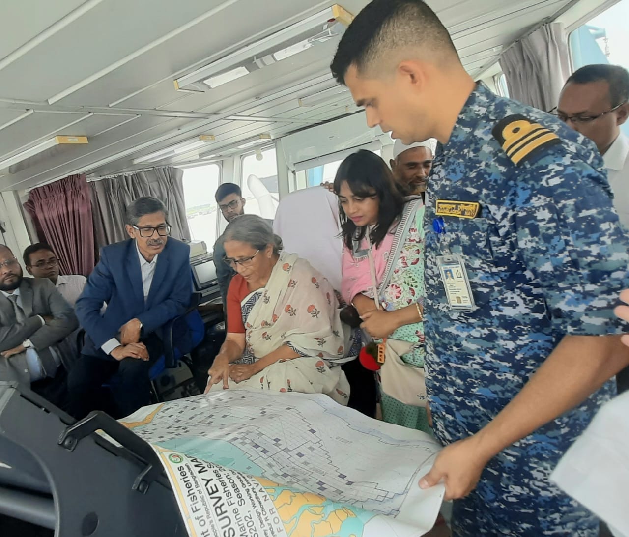 ‘মীন সন্ধানী’ জাহাজের জরিপ কার্যক্রম পরিদর্শন করলেন প্রাণিসম্পদ উপদেষ্টা