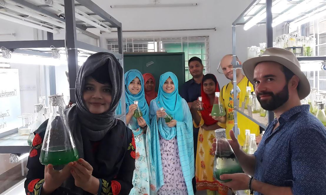 দেশে প্রথম সমন্বিত অণুশৈবাল ভিত্তিক একোয়াফিড প্রযুক্তি উদ্ভাবন