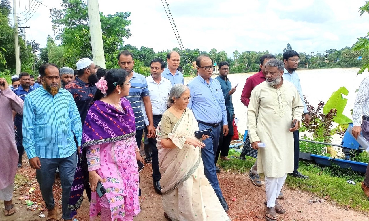 বন্যাকবলিত খামারিদের সর্বাত্মক সহযোগিতার আশ্বাস