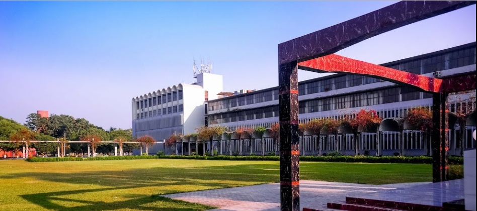 শিক্ষার্থীদের দাবির মুখে বাকৃবিতে আসছেন না সামিনা লুৎফা, আলোচনা সভা স্থগিত