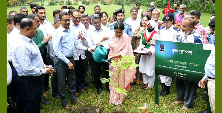 ঢাকা বিশ্ববিদ্যালয়ে বৃক্ষরোপণ ও পলিথিন বর্জন বিষয়ক কর্মসূচি সম্পন্ন