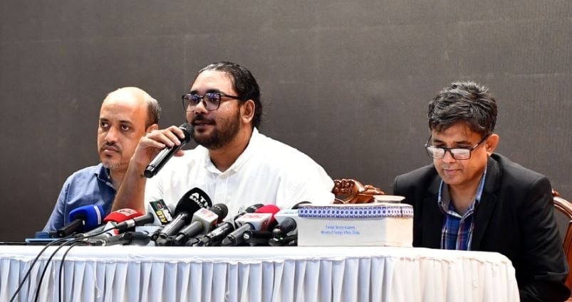 সরকার আশাবাদী যে দ্রব্যমূল্য শিগগিরই নিয়ন্ত্রণে আসবে।