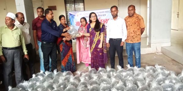চট্টগ্রামে বন্যায় ক্ষতিগ্রস্তদের জন্য ৯৮৯০ কেজি পোনা