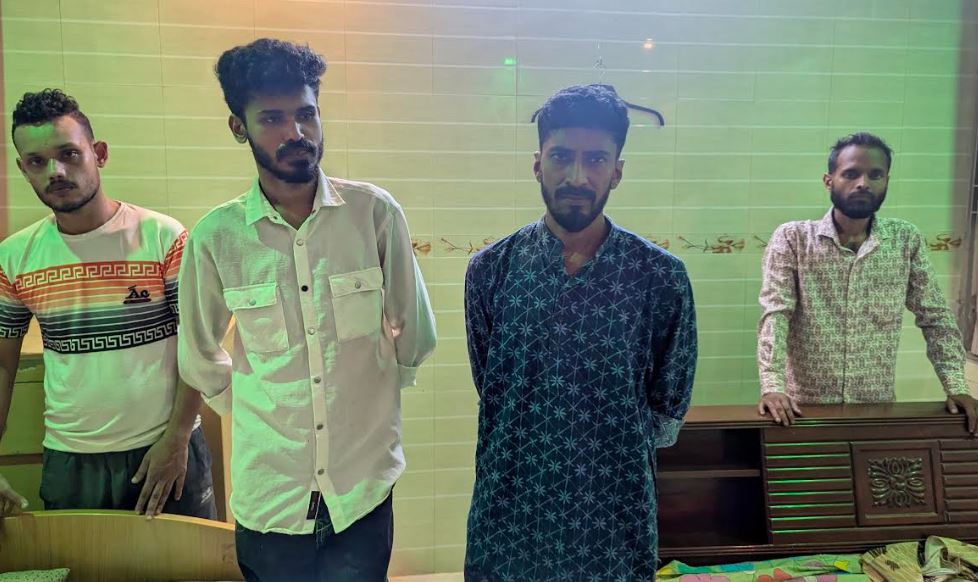 বাকৃবির গেস্ট হাউসে ইয়াবাসহ চারজন আটক